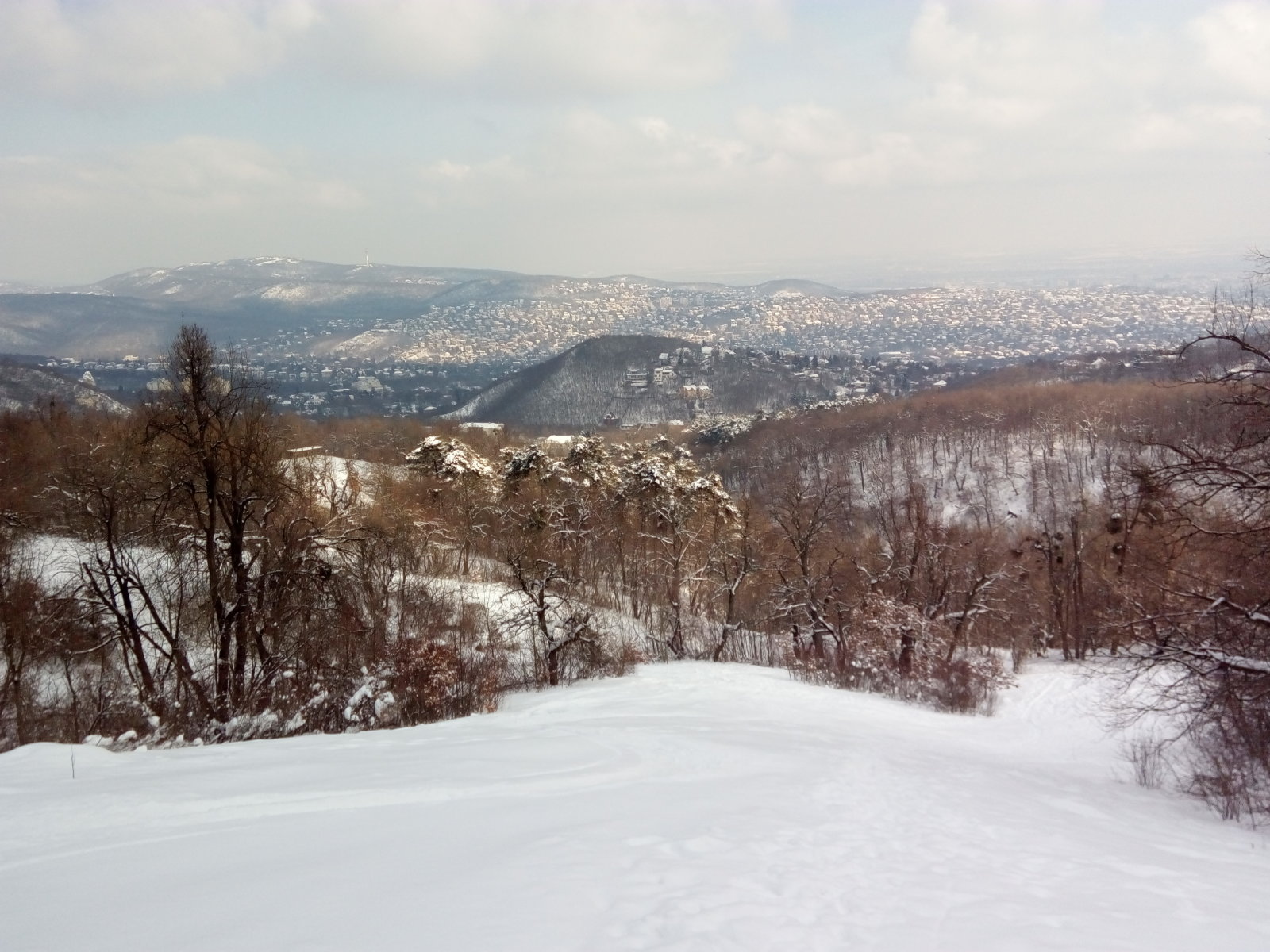 3. Nagy-Egyetemi pálya jobb oldala