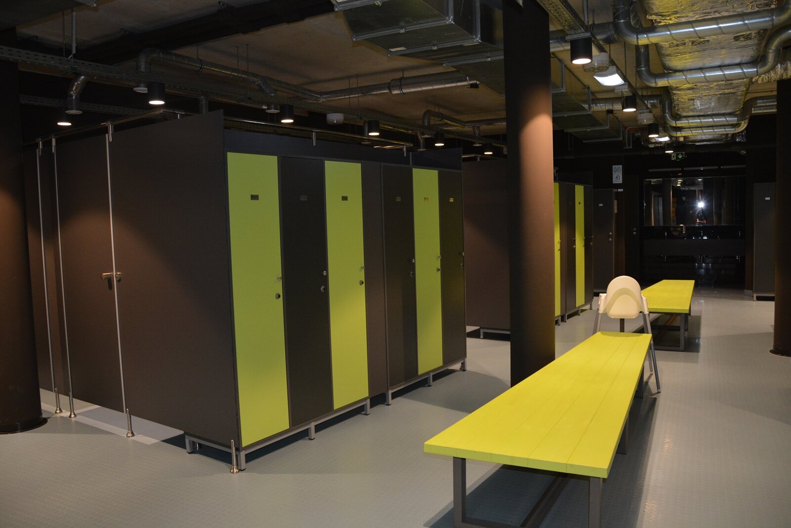 Öltözők a Normafa Kapuja szolgáltatóház alagsorában