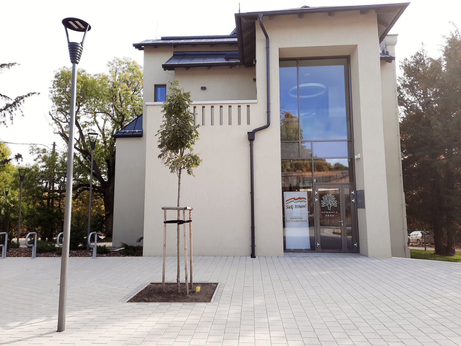 Új látogatóközpont a Normafán