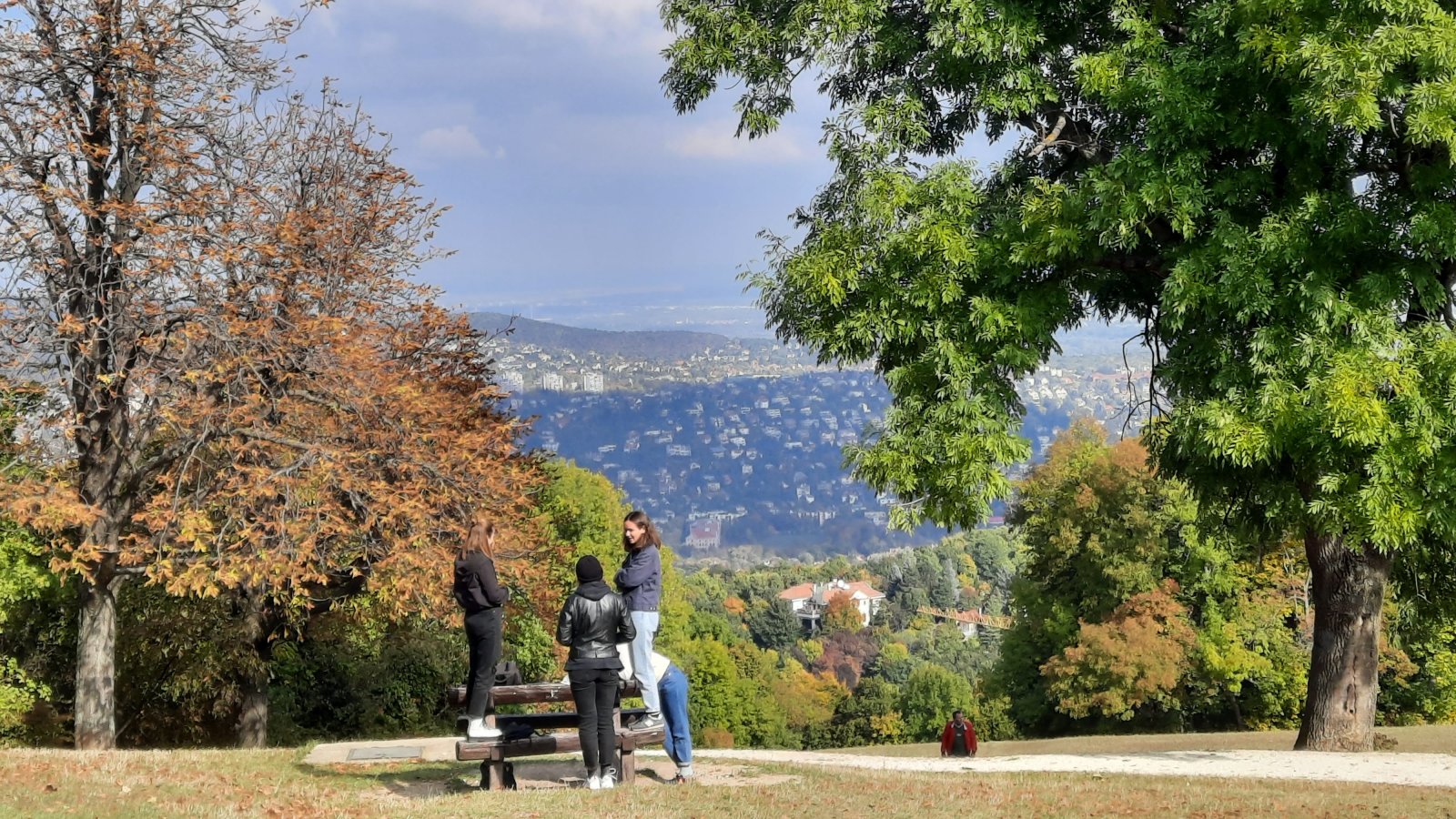 Kilátás a Normafáról Budapestre