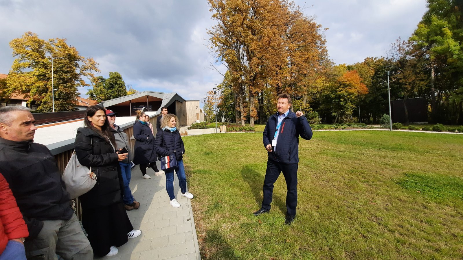 Mikó Gergely kalauzolta végig a látogatókat a megújult Normafa Parkban