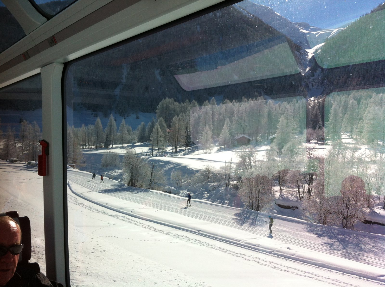 Kilátás a vonat ablakából 