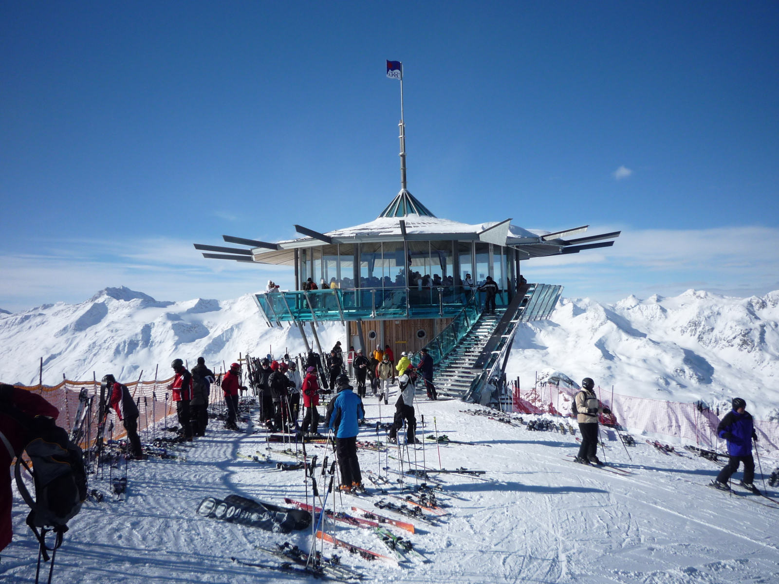 A Top Mountain Star panoráma-étterem a felvonótól