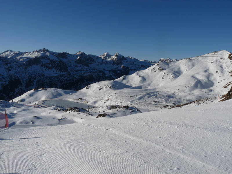 A szemben levő pályán sincsenek sokan