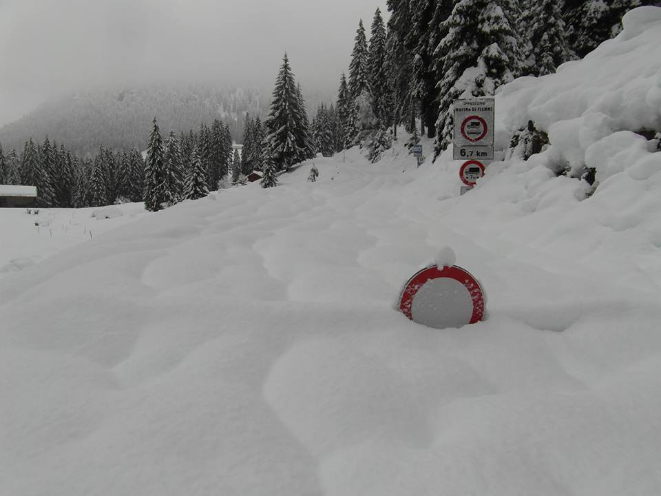 Eltűnt az út (Kép: CentroMeteoDolomiti)