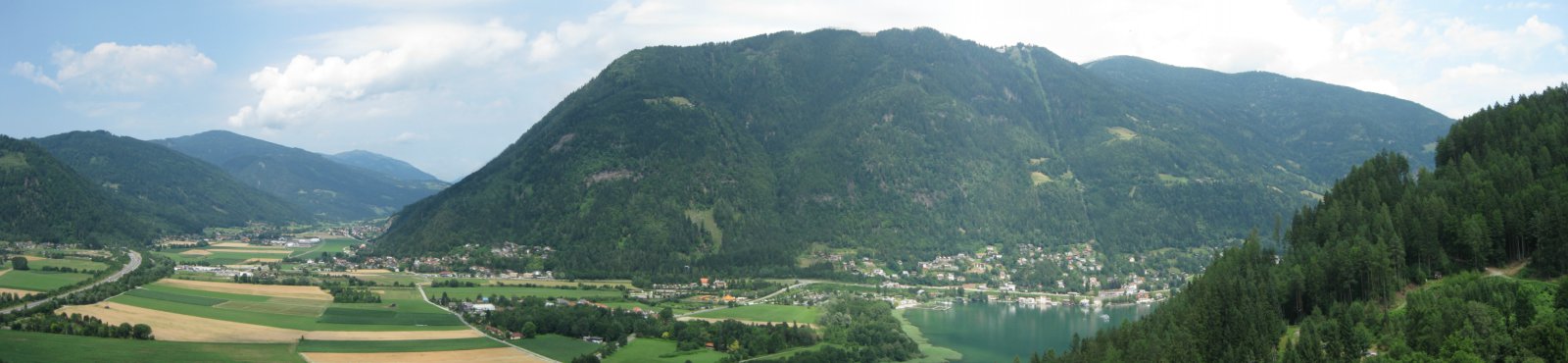 Kilátás a várból az Ossiacher tó felé