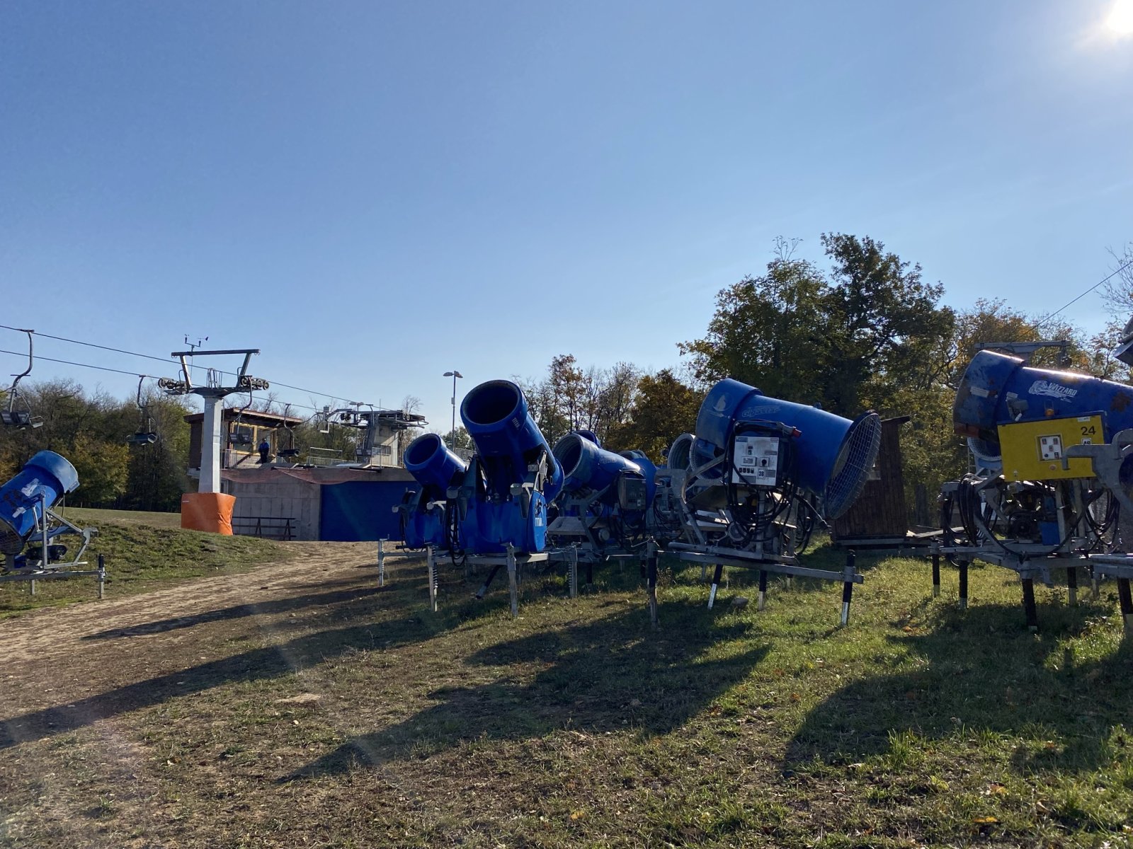 A hóágyúk  még napoznak, de csapadékért fohászkodnak