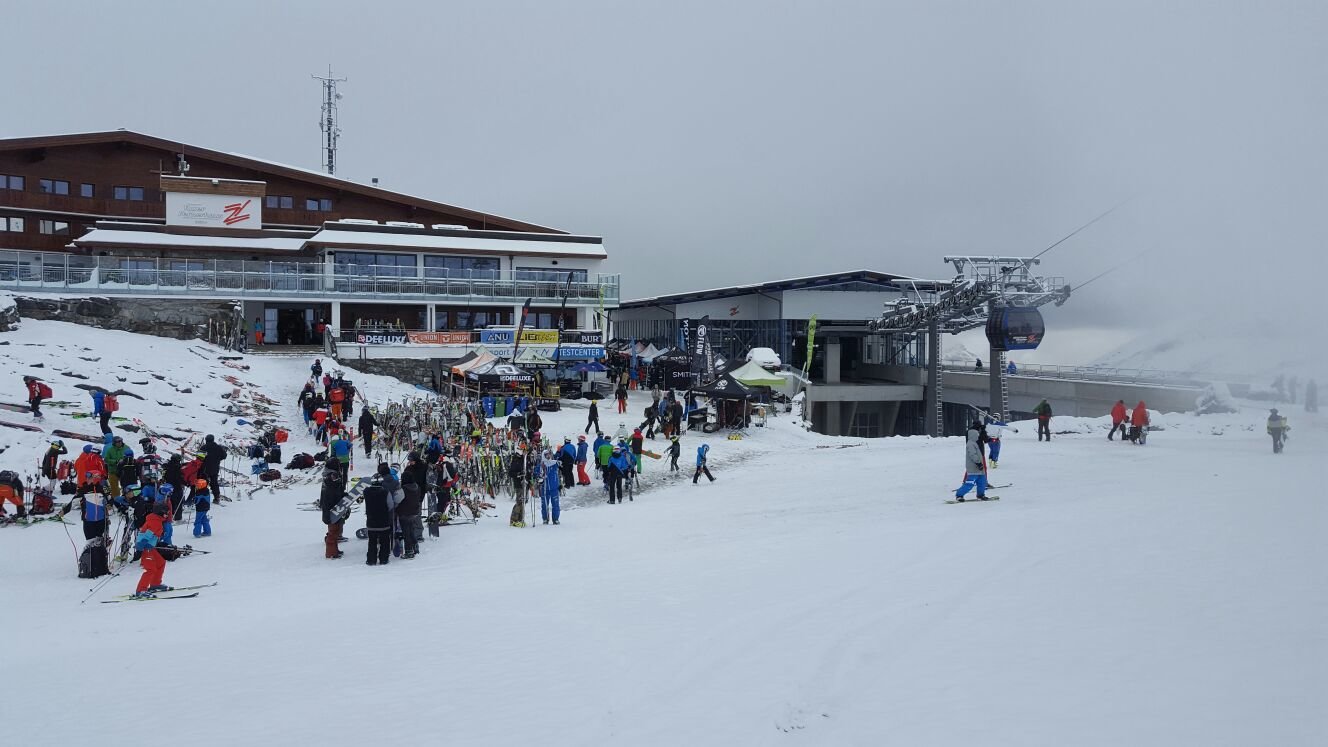 Tuxon készülnek a síelők - Fotó: lifttársaság