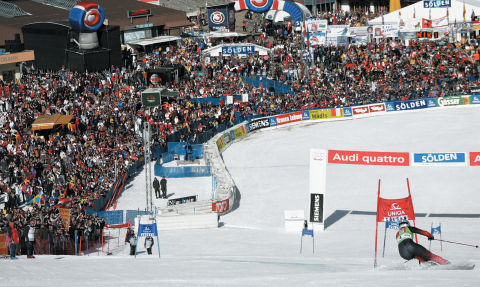 A FIS világkupafutam célja (fotó: Ernst Lorenzi)