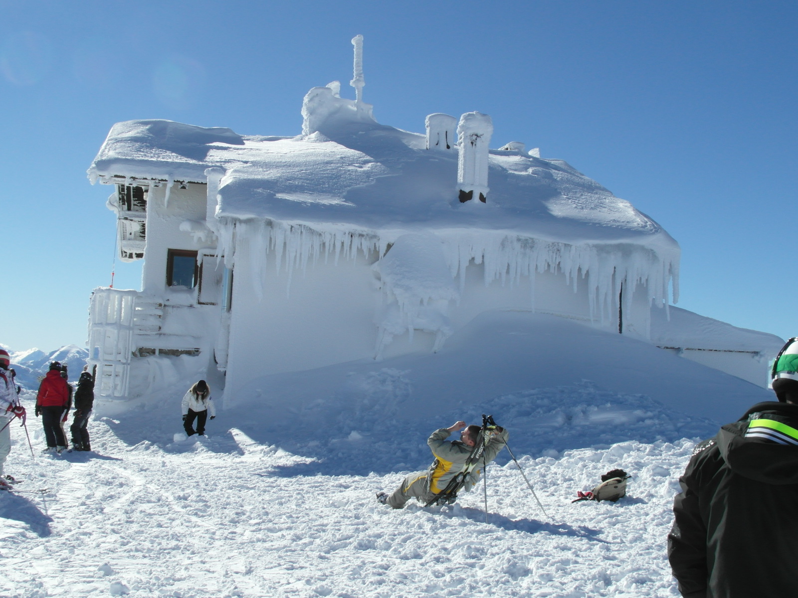 Az előző napi hóvihar után.