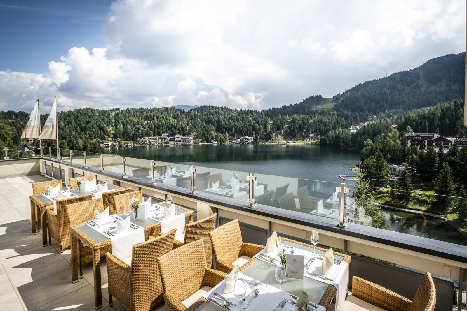 Nyári kilátás a Panorama Hotel teraszáról