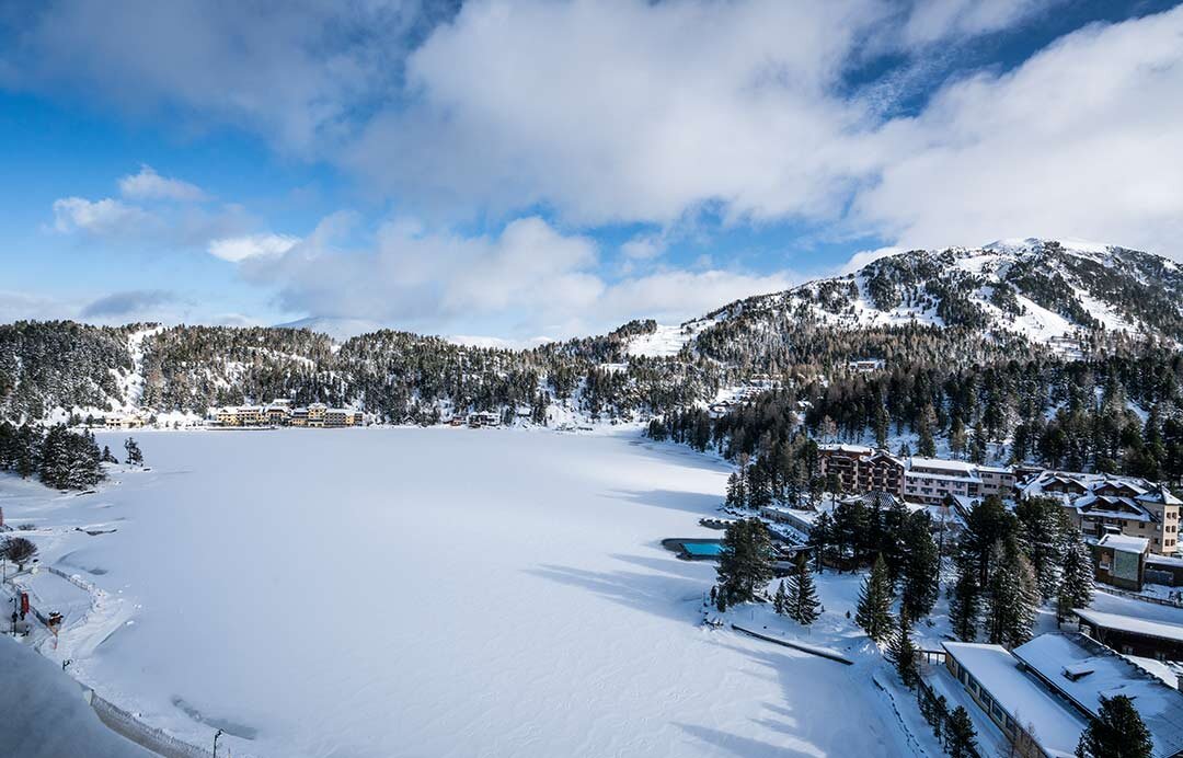 Kilátás a hotelből a Turrachseere és a környező hegyekre
