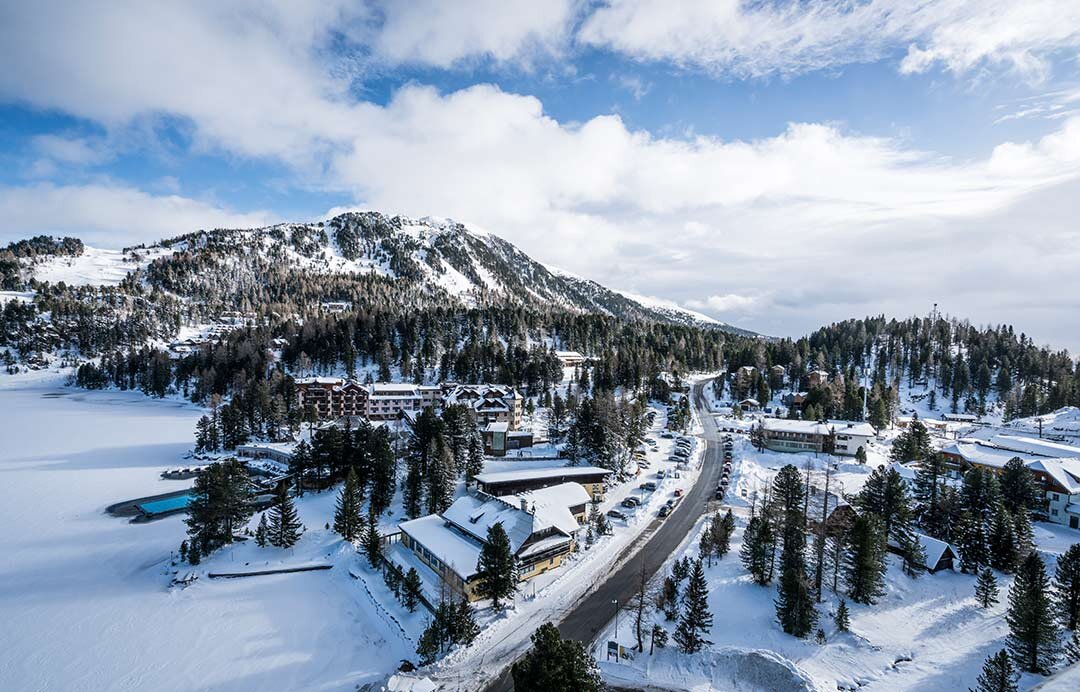 Kilátás a hotelből a Turrachseere és a környező hegyekre