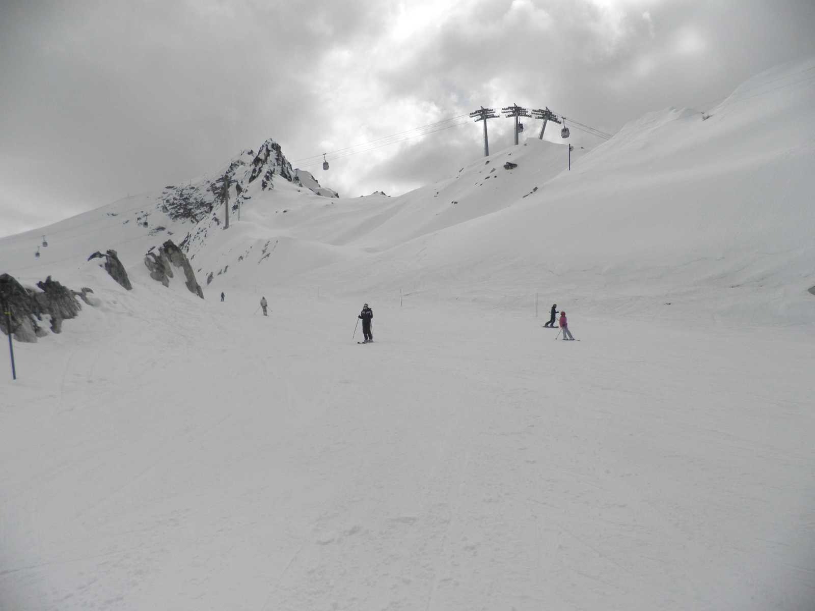 Háttérben a Transarc kabinos felvonó