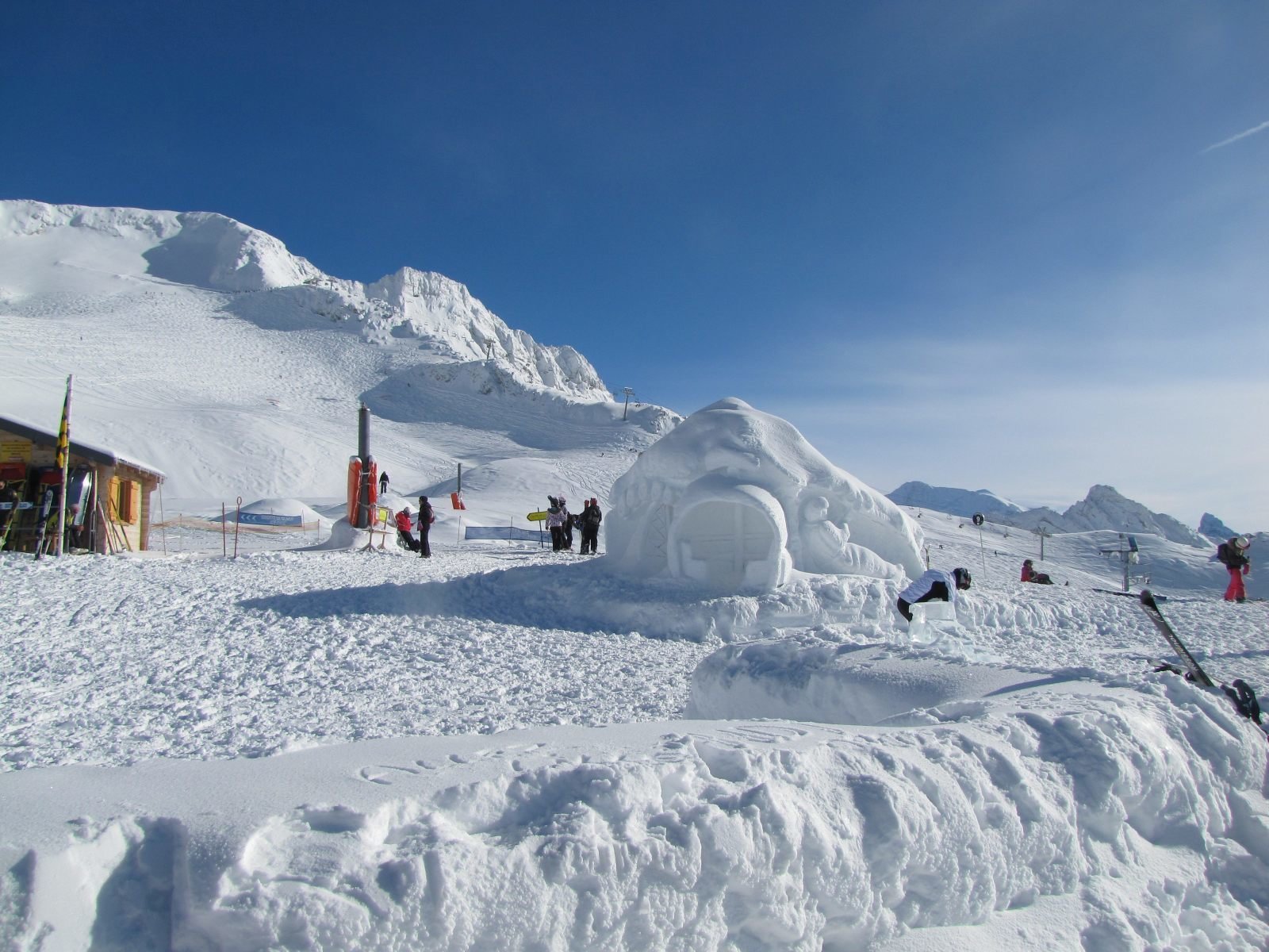Hószobor a Bellecote-gleccsernél