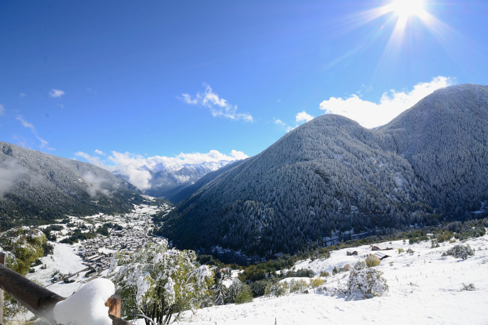 Őszi havazás Pejon