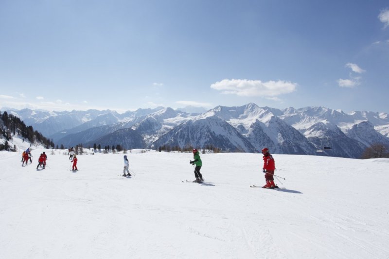 A magával ragadó panoráma és 18 km pálya a profi sízők számára is hatalmas élmény.