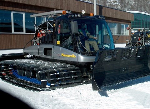 Egy modern pályakarbantartó-gép