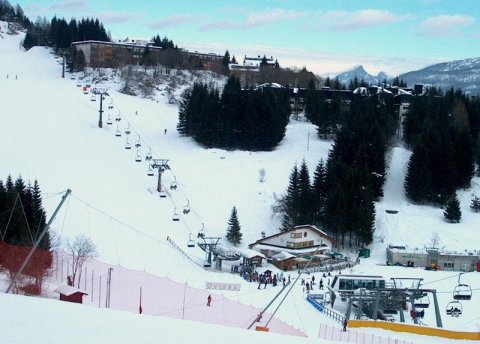 Sole pálya és felvonója szemből