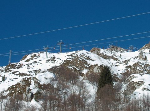 A Trenolo-ra vivő öreg lift, amit 2006-tól az új lift beüzemelése után megszüntettek