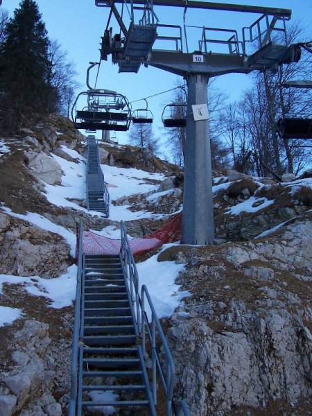 Tavaly Karácsonykor ezek a lépcsők alig látszottak ki a hó alól