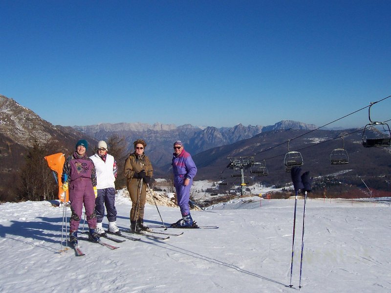 A baloldali "stangli" mögött balra van a használható É.pálya kezdete