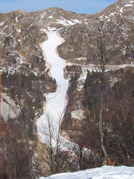 Szemben a Mt.Tremol-ról lejövő pályaszakasz