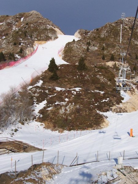 Felette a fekete "National alta" pálya a Tremol-ról