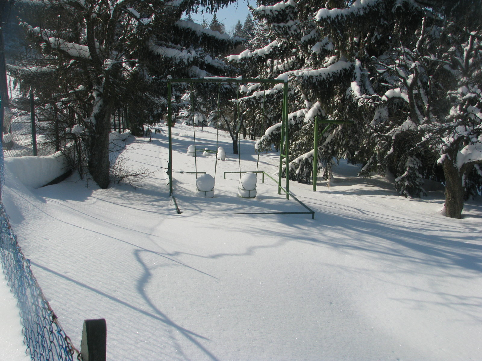 ...hogy hóemberek hintáznak:)