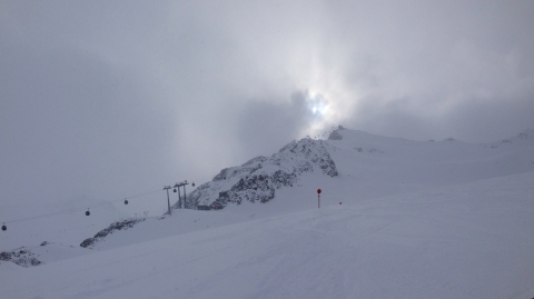 napocska előbújt egy villanásnyira