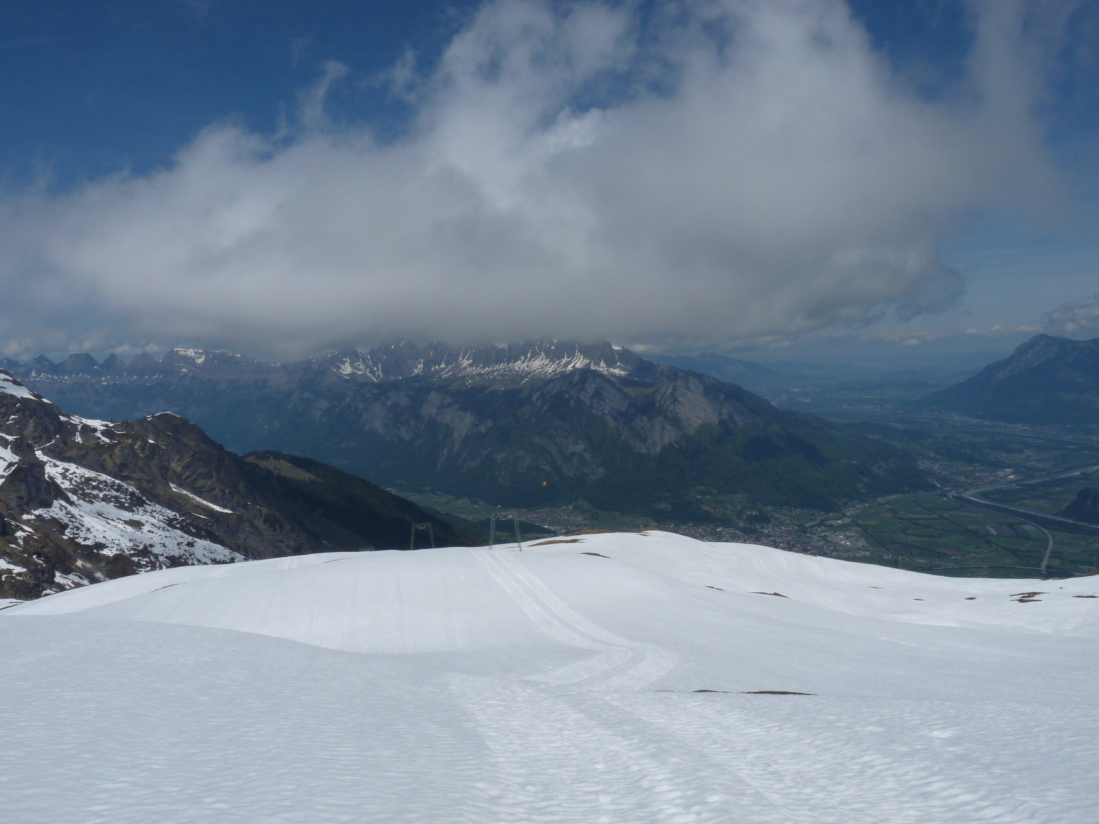Itt azért még lehet síelni