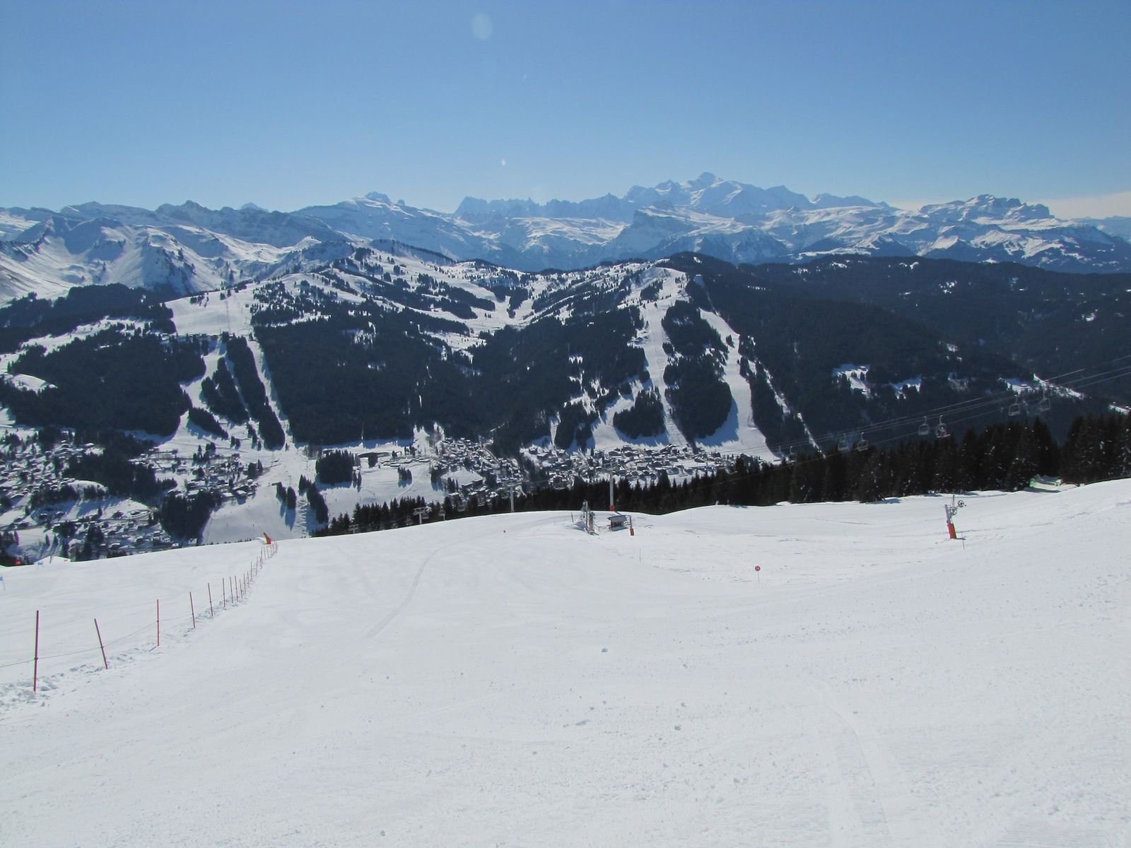 Kilátás Les Gets pályáira a Mont Chéry-ről