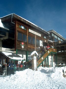 Legközelebbi  felvonó indítóállomása lakóházunktól (150 m)