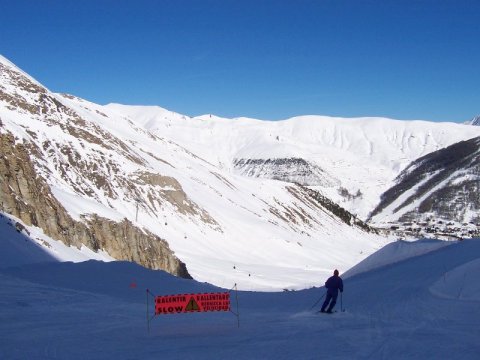 ...a fekete és piros pálya csatlakozása és...