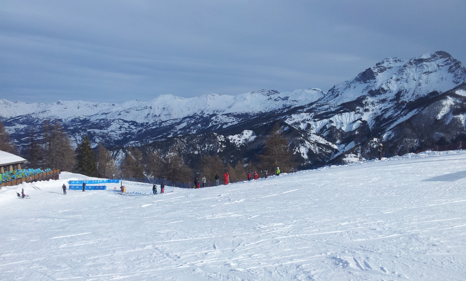 Clos du Serre 1820 hütte előtti tanuló pályák