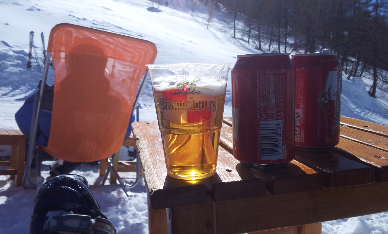 Hütte a forét alján, 3.30€ a 0.3-as sör.