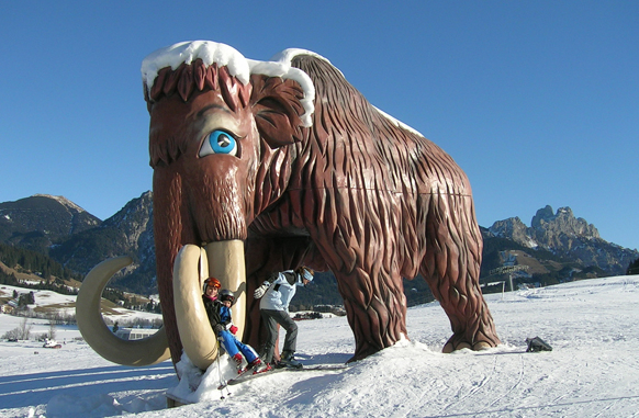 Jégkorszak témájú gyerekpálya a tiroli Tannheimben