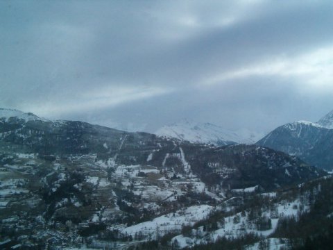 Puy még a főútvonalról és az autóbuszból