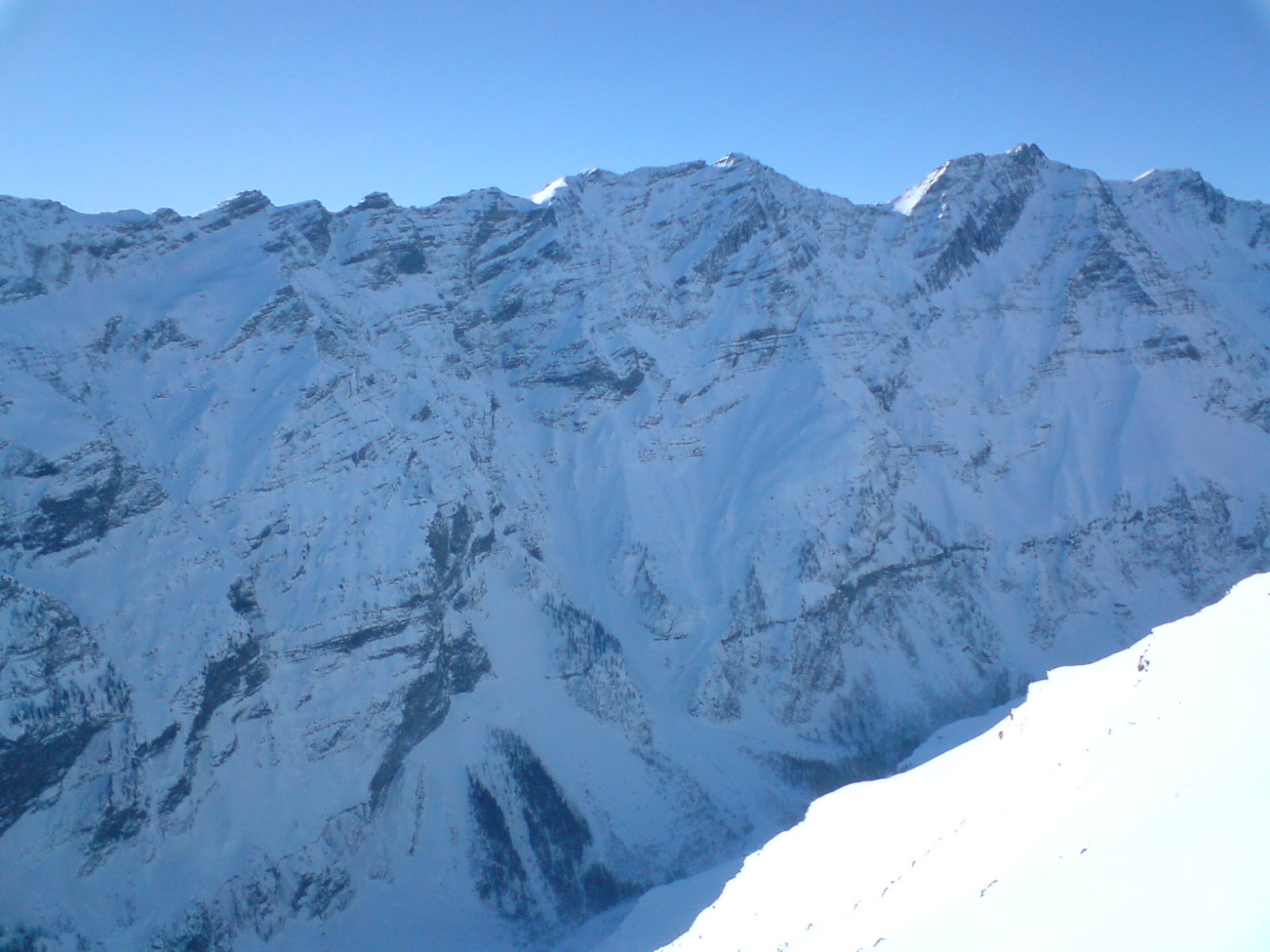 Col du Bal, Séta a gerincen (kilátás balra)