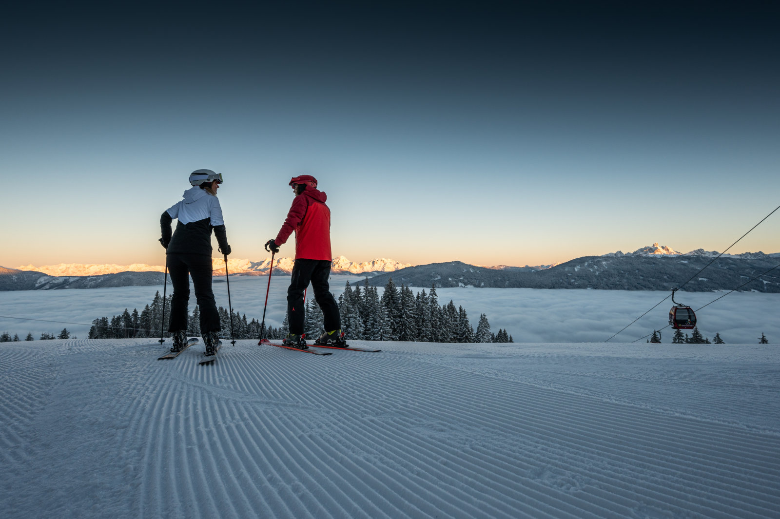 Síelés naplementében |  fotó: Lorenz Masser