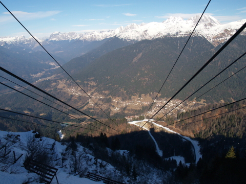 A nagykabinos tetejéről, a 9-es pálya egy részével, lent Ravascletto