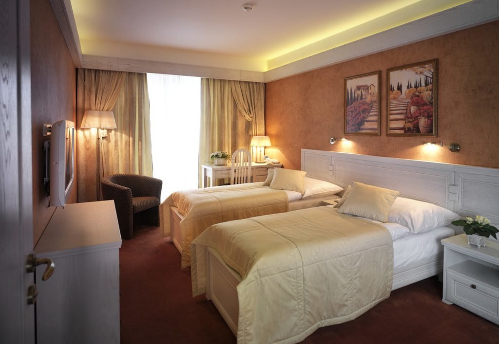 Deluxe kétágyas v. franciaágyas szoba