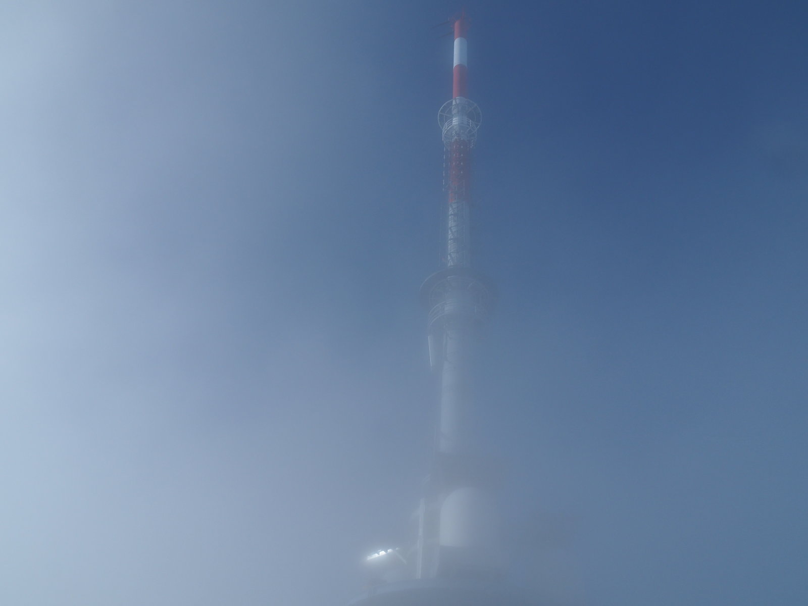 Mikor felértem a Rigire ez volt a csúcson. Még nem volt tökéletes napsütés, félig felhős az idő