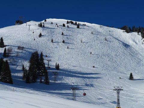 itt sokan voltak tegnap