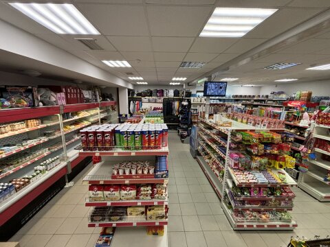 Kis bolt a Hotel Rogla épületében