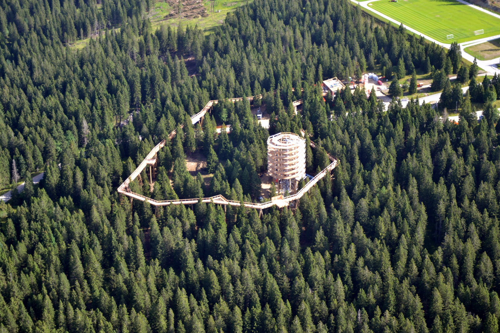 Az új lombkorona tanösvény és kilátó madártávlatból