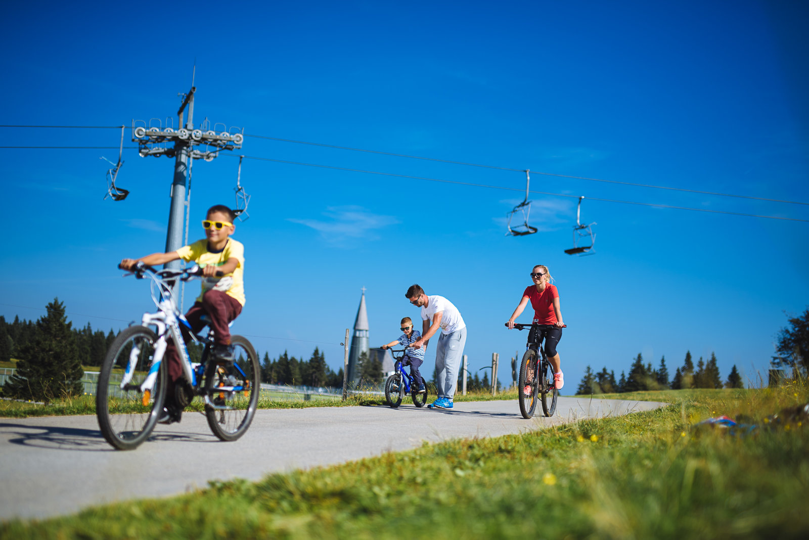 Családi kerékpározás