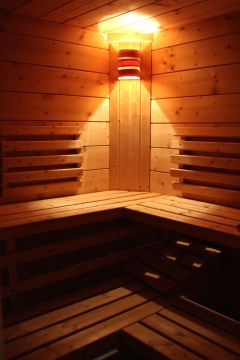 Szauna és pihenőszoba a főépületben