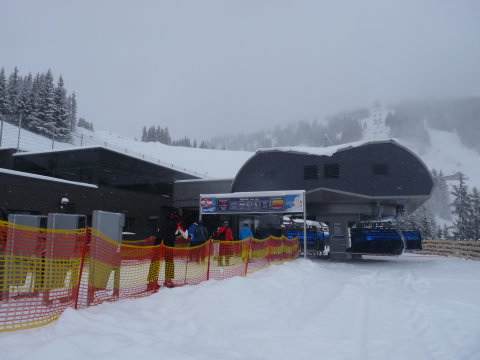 A Pölten 8-er új lift völgyállomása