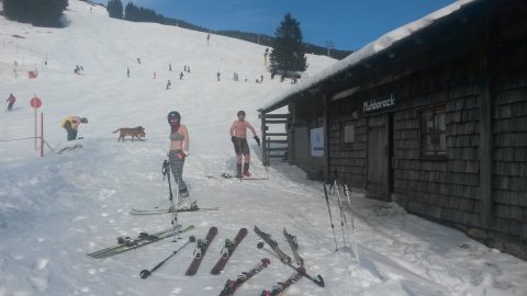 Flúgos Futam, avgy síeljünk félmeztelenül a februári melegben!